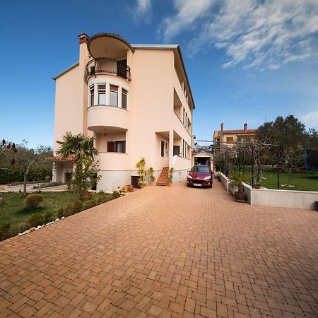 Apartment Duketis Rovigno Esterno foto
