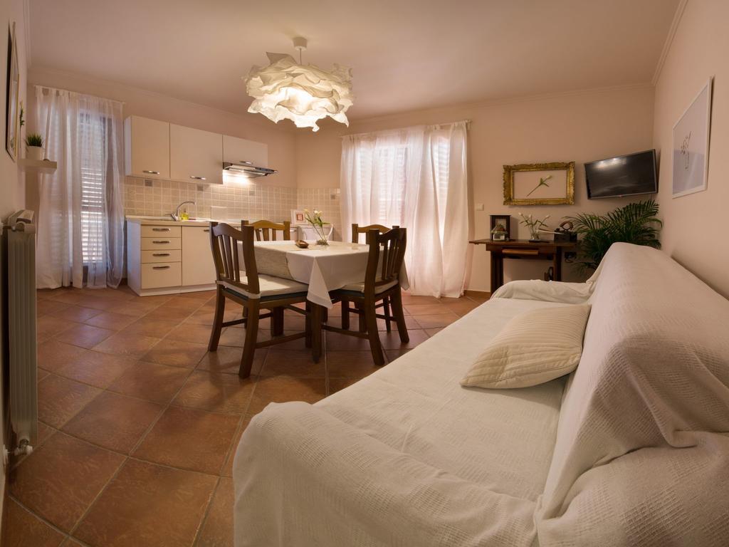Apartment Duketis Rovigno Esterno foto