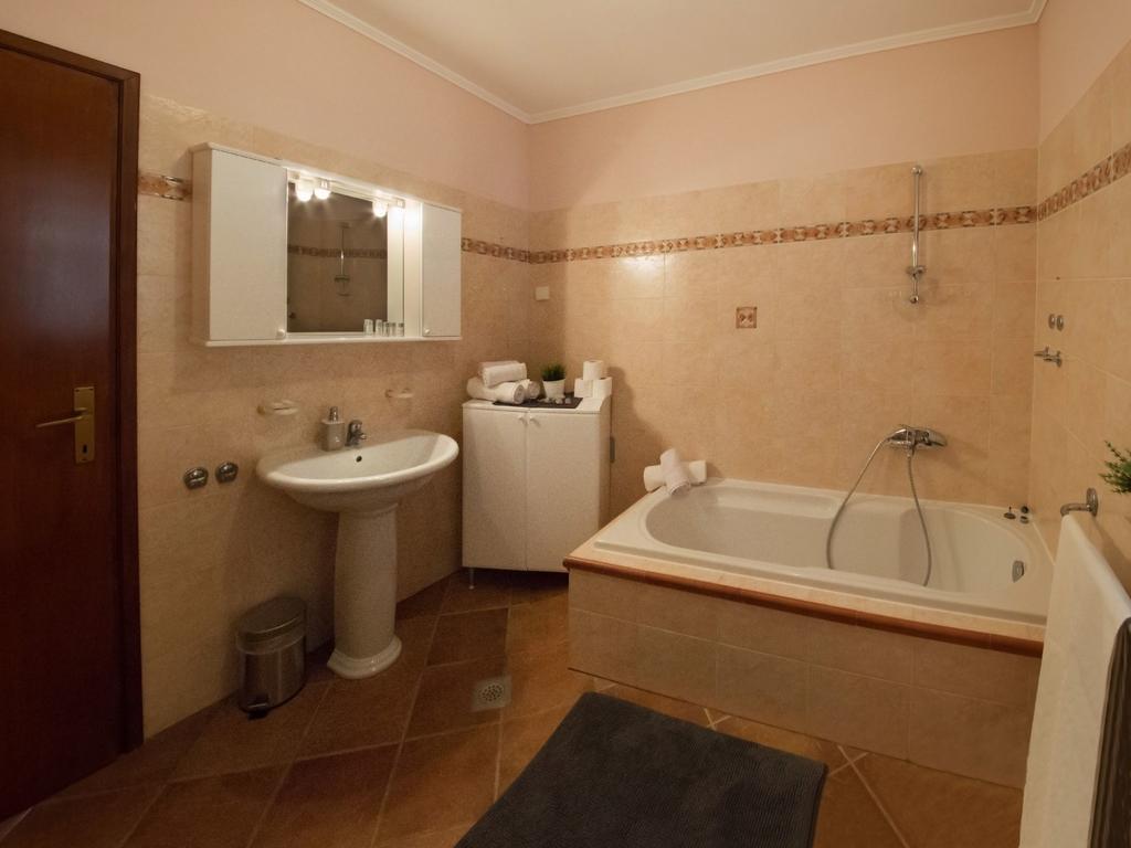 Apartment Duketis Rovigno Esterno foto