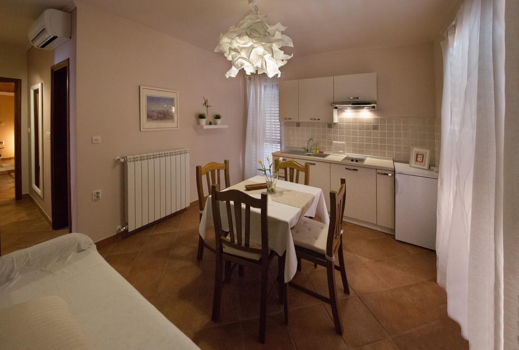 Apartment Duketis Rovigno Camera foto