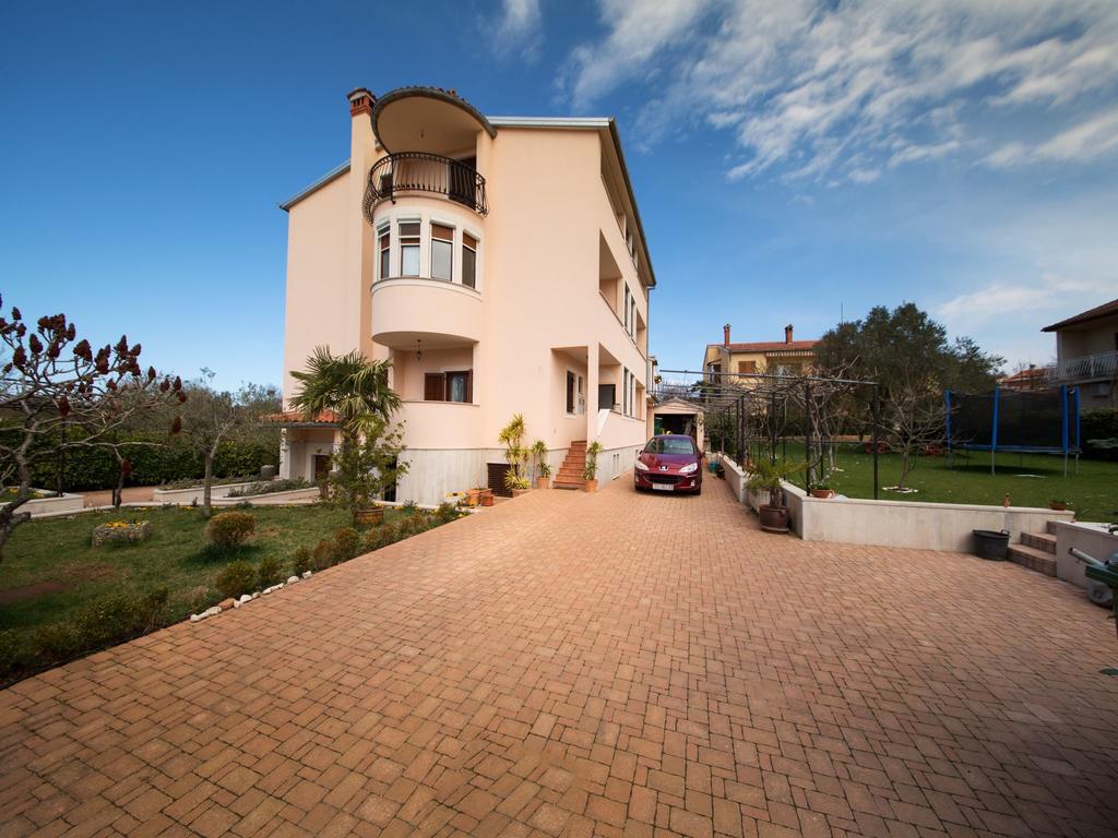 Apartment Duketis Rovigno Esterno foto